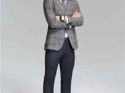 职场通勤男人，正式场合打扮切记：衣要高级，发型简洁，鞋要精致