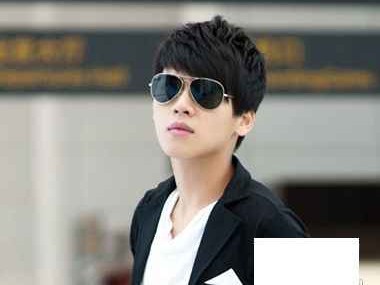 矮个子男生冬季穿搭攻略：2套显高又阳光的搭配方案