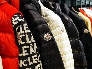 羽绒服价格飙升背后 是你不知道的成本与品牌游戏