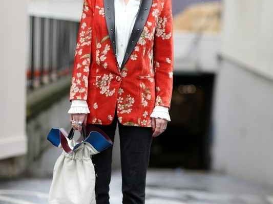 一件花衬衫的七十二变 这么搭外套让你时髦不重样