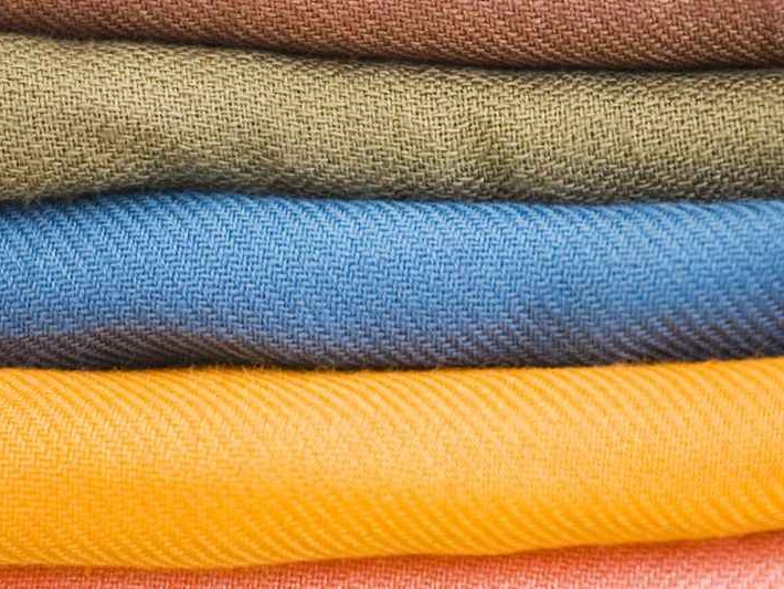 涤纶混纺面料的真相 让你穿衣有型又不失舒适的好帮手