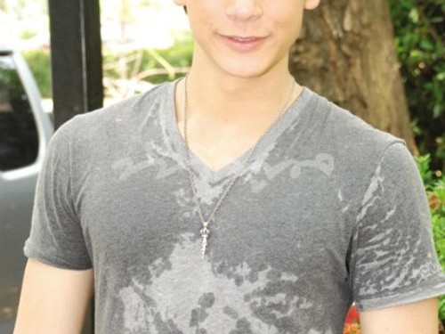 胖脸男生发型指南 选对发型瞬间修饰脸型