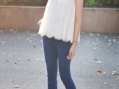 蕾丝上衣搭配裤子秘籍让你美出新高