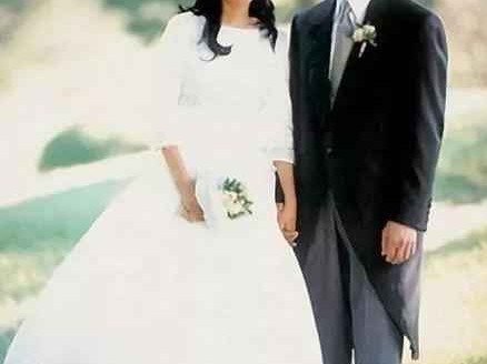 李富真穿搭启示：简约穿衣，协调配色，细节提升气质