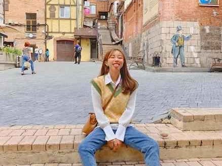 约会穿搭秘籍：简单大方，轻松打造女神范儿