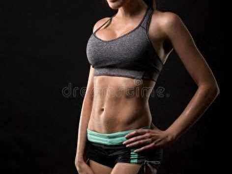 扁平臀穿衣搭配指南：5个练臀动作改善臀部扁平下垂，塑造饱满翘臀