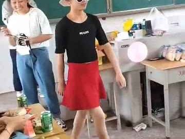 同学聚会穿搭指南：穿对衣服惊艳老同学