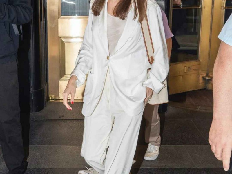 Joy穿衣搭配秘籍：9件基础单品驾驭十余年时尚，46岁如何稳坐穿搭高手宝座？