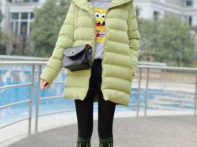 今年冬天羽绒服这么挑 保暖时尚两不误还不花冤枉钱