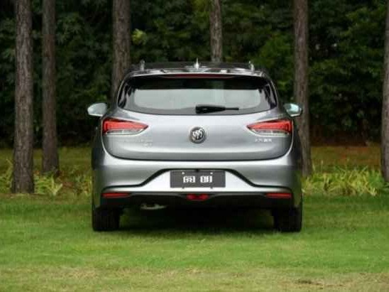 揭秘Polo领从球场到街头的时尚进化史