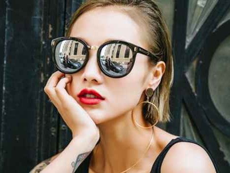 方形脸眼镜挑选终极指南 巧妙修饰轮廓提升颜值