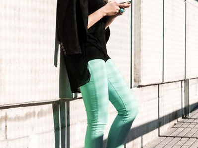 绿色裤子搭配上衣好看全攻略