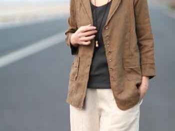 穿衣搭配层次：一浅一深，再搭配浅色，氛围感十足