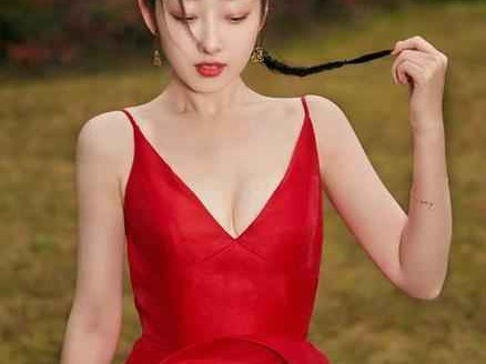 女176穿衣搭配 蒋梦婕真会打扮，垫肩外套配阔腿裤，166却穿出176的霸气