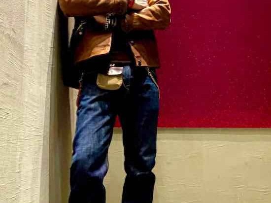 男生红鞋子搭配秘籍：上海男人的皮衣夹克与靴子穿搭，帅到没朋友！