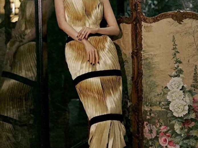 2025秋冬女星穿搭大赏：杨幂赵丽颖领衔琥珀流光风格