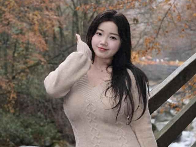 胖苹果型身材穿衣搭配 微胖女生怎么穿衣好看？这位小姐姐告诉你“有肉”也可以穿的很美