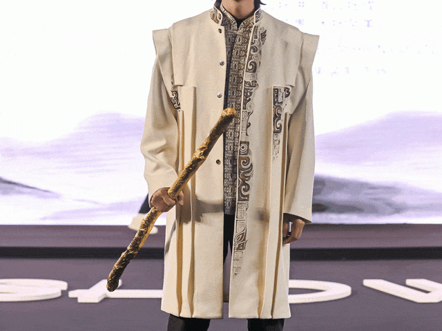 香港定制中式衣服寻宝记：从霓虹街头到高定工坊的穿搭蜕变