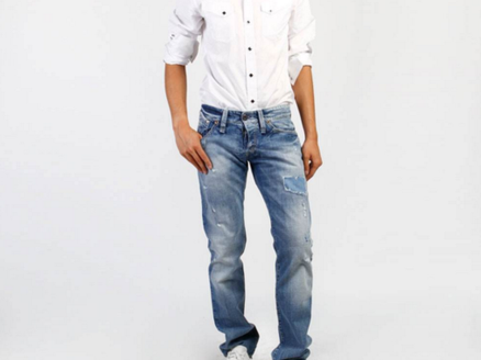 雨天男士穿搭攻略：牛仔裤配运动鞋，年轻帅气日常穿