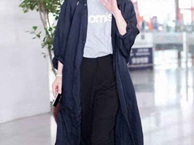 周迅的穿搭秘籍：小个子中年女性这样穿，简约高级气质出众