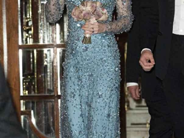 穿搭综艺秀：凯特王妃皇家汇演6套惊艳礼服盘点，每一套都堪比红毯盛宴！