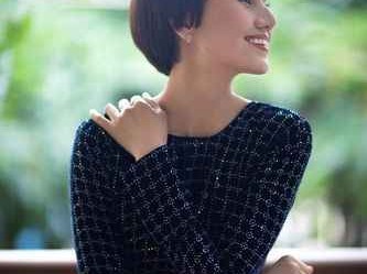 小脸女生穿衣搭配 这两款小脸短发， 显脸小又时髦，超有氛围感～