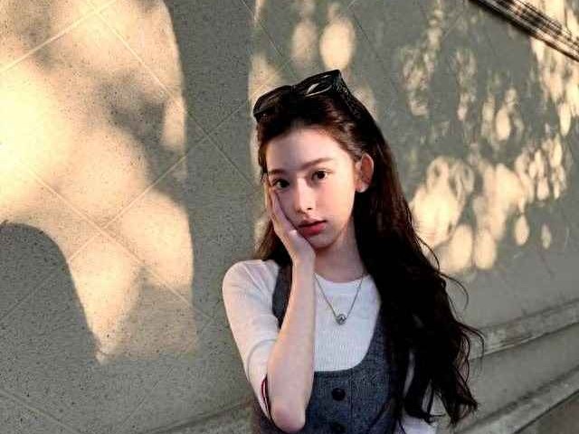 学院风叠穿全攻略：学生党显年轻穿搭法，减龄10岁不装嫩