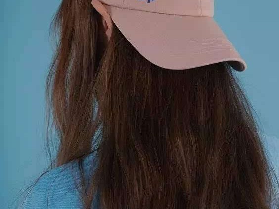 选对棒球帽颜色 穿搭质感瞬间开挂