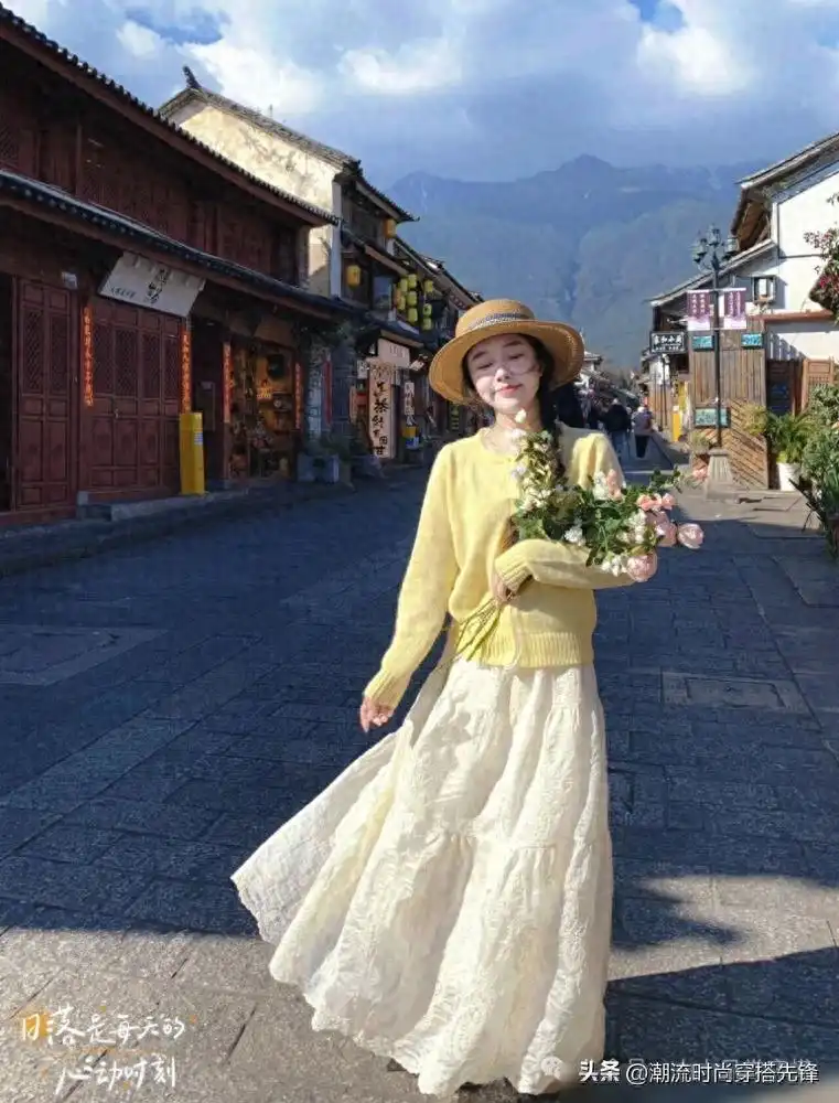 150cm小个子穿搭秘诀:针织衫+半裙这样穿,拍照直接出圈! 150cm小个子穿搭秘诀:针织衫+半裙这样穿,拍照直接出圈!