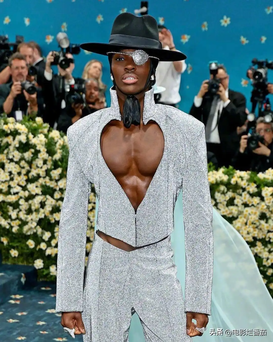 欧美范女生穿衣搭配:美国红毯大胆造型,惊艳与出糗瞬间全记录 欧美范女生穿衣搭配:美国红毯大胆造型,惊艳与出糗瞬间全记录