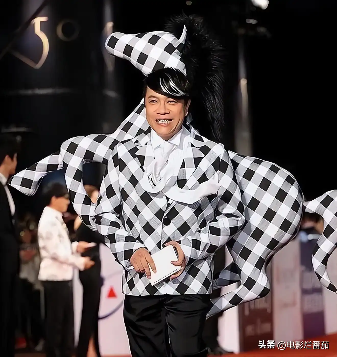 欧美范女生穿衣搭配:美国红毯大胆造型,惊艳与出糗瞬间全记录 欧美范女生穿衣搭配:美国红毯大胆造型,惊艳与出糗瞬间全记录