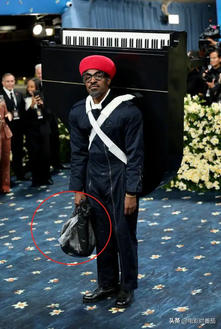 欧美范女生穿衣搭配:美国红毯大胆造型,惊艳与出糗瞬间全记录 欧美范女生穿衣搭配:美国红毯大胆造型,惊艳与出糗瞬间全记录