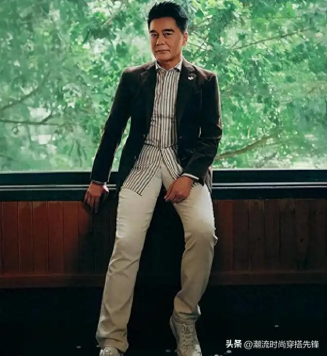 男士职场穿衣搭配技巧:衣要高级、发型简洁、鞋要精致 男士职场穿衣搭配技巧:衣要高级、发型简洁、鞋要精致