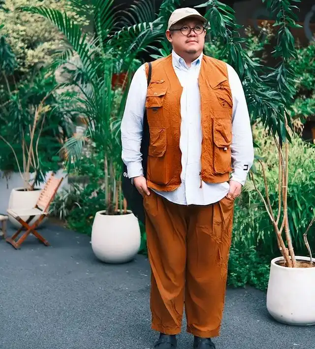 胖男生穿衣搭配技巧：穿搭与身材无关，胖男人街拍示范有型造型